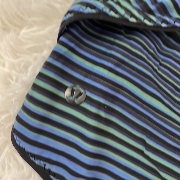 Lulu lemon running shorts - Picture 3 of 3